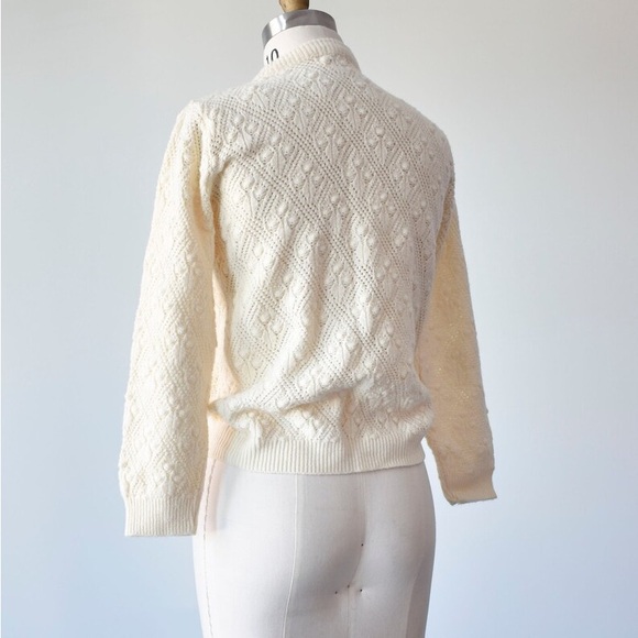 Vintage 1970s Elegant Cream Cable Knit Sweater / Cardigan Small - Picture 8 of 8
